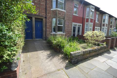 2 bedroom flat to rent, Stratford Grove West, Newcastle upon Tyne NE6