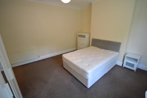 2 bedroom flat to rent, Stratford Grove West, Newcastle upon Tyne NE6