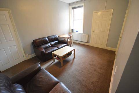 2 bedroom flat to rent, Stratford Grove West, Newcastle upon Tyne NE6