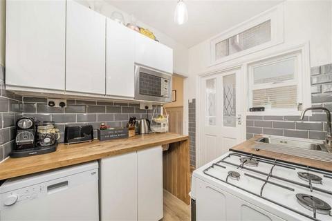 4 bedroom house for sale, York Road, Teddington TW11