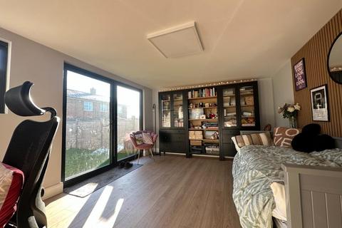 56 Edison Road, Stevenage, SG2 0DF