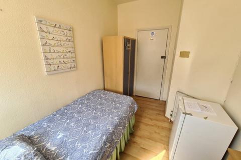 Flat share to rent, Chichele Road