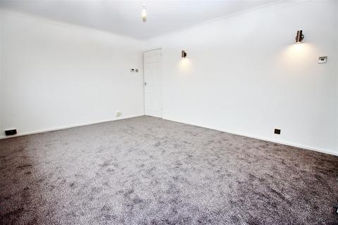 3 bedroom flat to rent, Stratfield Road, Borehamwood