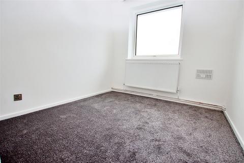 3 bedroom flat to rent, Stratfield Road, Borehamwood