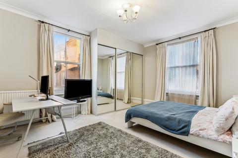 3 bedroom flat for sale, Sutton Court, Fauconberg Road, London