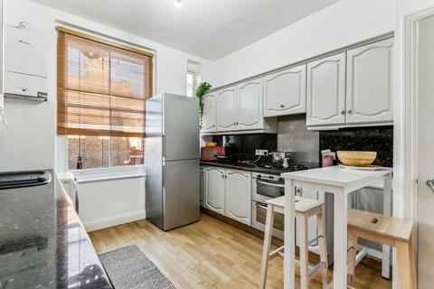 3 bedroom flat for sale, Sutton Court, Fauconberg Road, London
