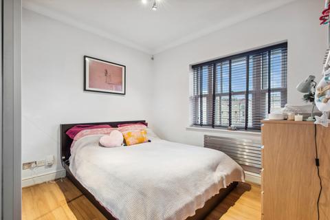 1 bedroom flat for sale, Trinity Church Road, Barnes, London