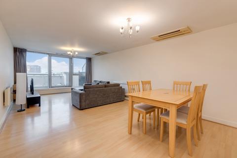 2 bedroom flat for sale, Switch House, 4 Blackwall Way, London