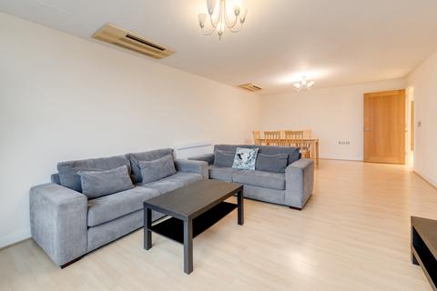 2 bedroom flat for sale, Switch House, 4 Blackwall Way, London