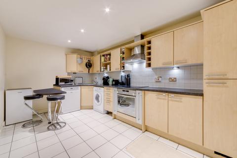 2 bedroom flat for sale, Switch House, 4 Blackwall Way, London