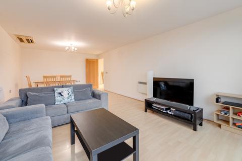 2 bedroom flat for sale, Switch House, 4 Blackwall Way, London