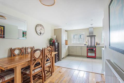 2 Cole Close, Malmesbury, SN16 9FU
