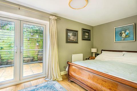2 Cole Close, Malmesbury, SN16 9FU