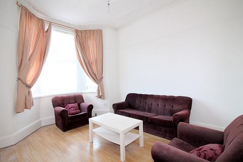 4 bedroom house to rent, Shakespeare Crescent, London