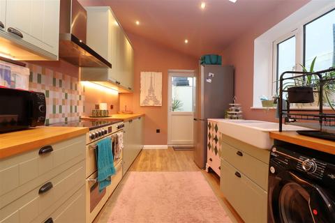 5 bedroom terraced house for sale, Clarence Close, South Street, Barnstaple