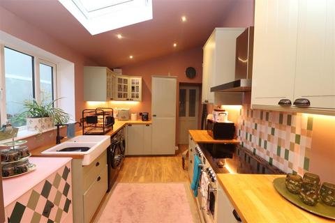 5 bedroom terraced house for sale, Clarence Place, South Street, Barnstaple