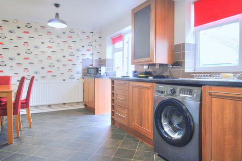 3 bedroom semi-detached house for sale, Hadlow Avenue, Eastbourne BN23