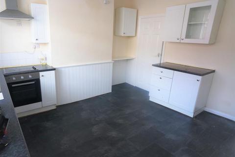 2 bedroom terraced house to rent, Dickinson Terrace, Featherstone, Pontefract