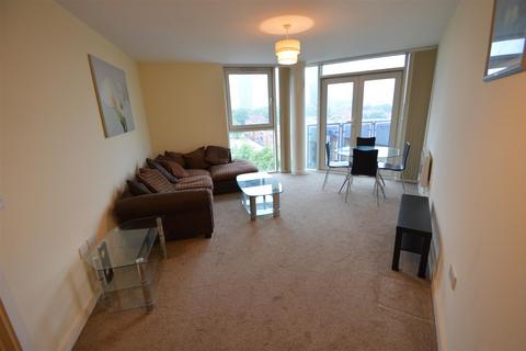 2 bedroom flat to rent, Bishops Corner, Hulme M15