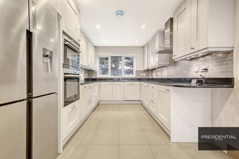 4 bedroom detached house to rent, Woodford Green IG8