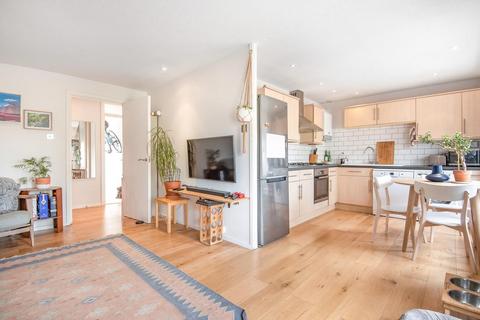 5 Tintern Close, London, SW19 1DP