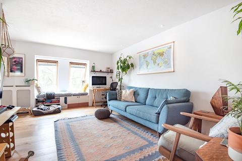 5 Tintern Close, London, SW19 1DP