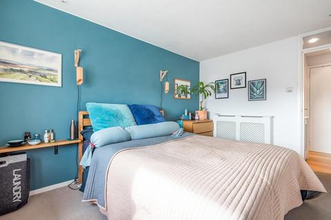 5 Tintern Close, London, SW19 1DP