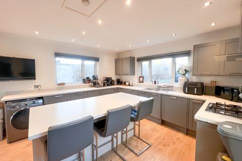23 Heol Las, Pencoed, Bridgend, CF35 6YN