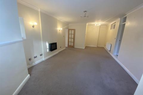 2 bedroom apartment to rent, 32 Cleveland Road, TORQUAY TQ2