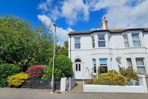 3 bedroom end of terrace house for sale, Court Road, Deal CT14