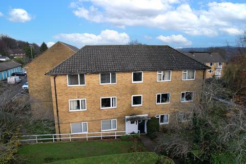 2 bedroom apartment to rent, Sumner Road, Farnham, Surrey, GU9