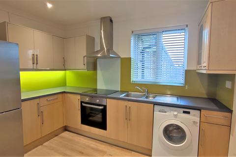 2 bedroom apartment to rent, Sumner Road, Farnham, Surrey, GU9