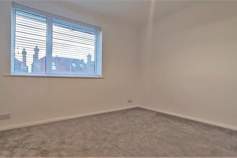 2 bedroom apartment to rent, Sumner Road, Farnham, Surrey, GU9