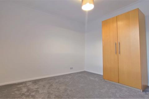 2 bedroom apartment to rent, Sumner Road, Farnham, Surrey, GU9