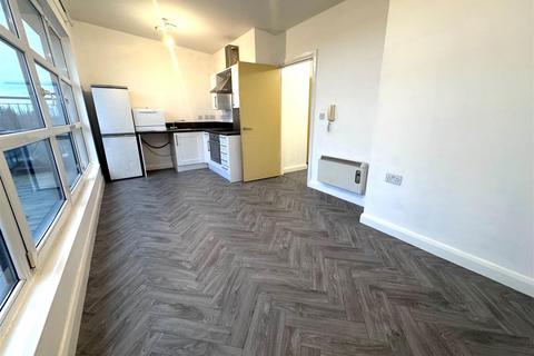 2 bedroom flat to rent, Devonshire Point, Devonshire Road, Eccles