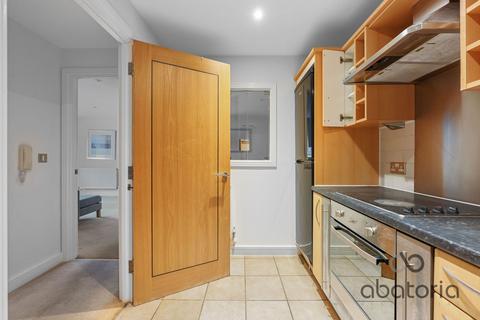 2 bedroom apartment for sale, Wingfield Court, 4 Newport Avenue, London, E14