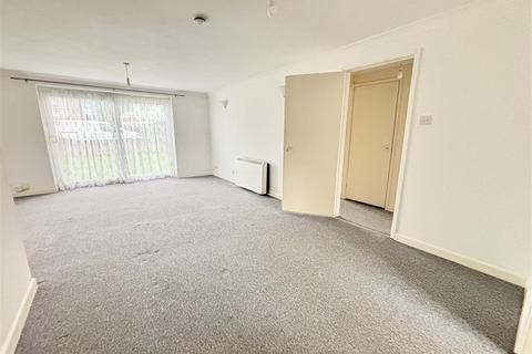 2 bedroom flat for sale, Dawkins Road, Poole BH15