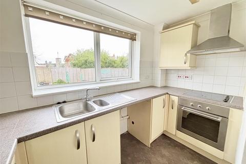 2 bedroom flat for sale, Dawkins Road, Poole BH15