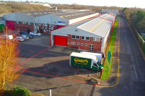 Industrial unit to rent, Unit 17 & 21 Ashford Industrial Estate, Shield Drive, Ashford, TW15 1AU