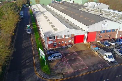 Industrial unit to rent, Unit 17 & 21 Ashford Industrial Estate, Shield Drive, Ashford, TW15 1AU