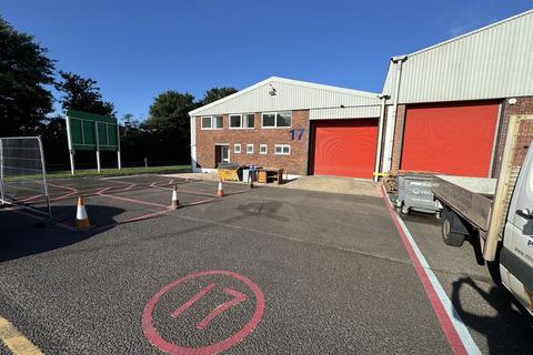 Industrial unit to rent, Unit 17 & 21 Ashford Industrial Estate, Shield Drive, Ashford, TW15 1AU