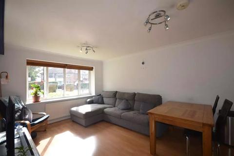 2 bedroom flat to rent, Forty Avenue, Wembley HA9