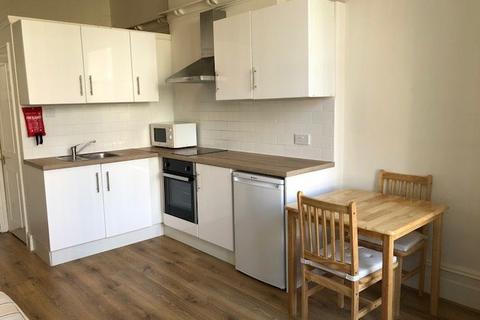 Studio to rent, Fawley Road, West Hampstead NW6