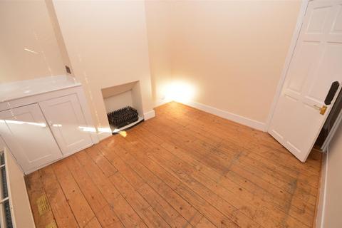 2 bedroom terraced house to rent, Cowper Street, Luton, LU1 3RZ