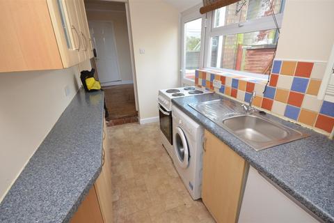 2 bedroom terraced house to rent, Cowper Street, Luton, LU1 3RZ