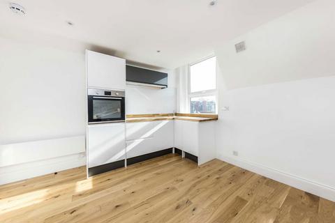 Studio to rent, Lithos Road, London NW3