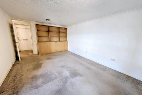 2 bedroom retirement property for sale, Torkington Gardens, Stamford, PE9