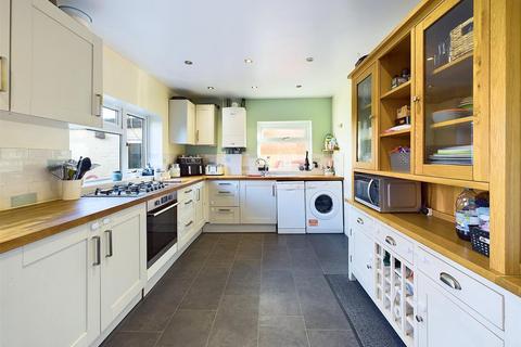 67 Cotteswold Road, Gloucester, GL4 6RH