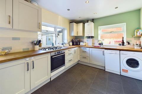 67 Cotteswold Road, Gloucester, GL4 6RH