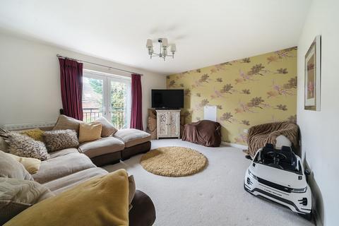 3 bedroom end of terrace house for sale, Thatcham Avenue Kingsway, Gloucester GL2